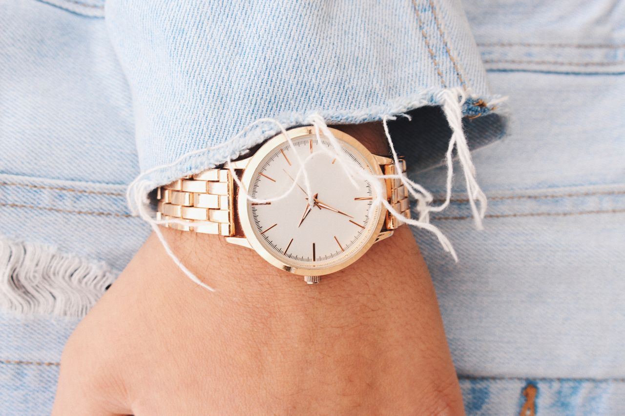 Mother’s Day Watch Guide: Tips Before Buying Mom A Gift 0